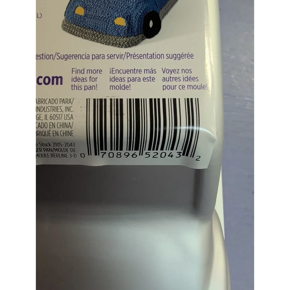 New Vintage Wilton 3-D Cruiser  Cake Pan  2105-2043